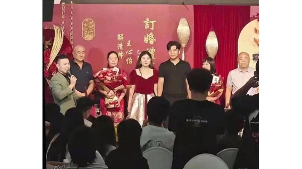 穷小子逆袭成网红与川妹子爱情长跑终成正果